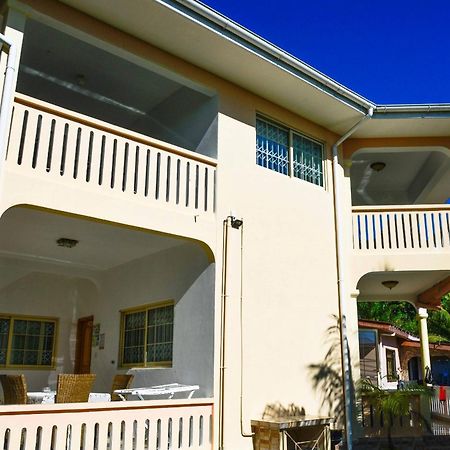 Korrine'S Cottage Horizon Beau Vallon  Bagian luar foto