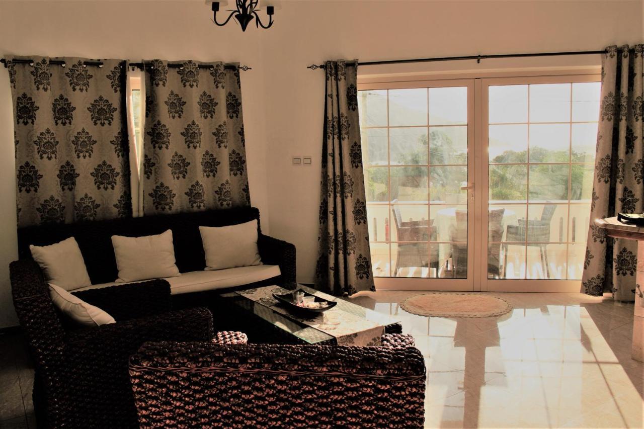 Korrine'S Cottage Horizon Beau Vallon  Bagian luar foto