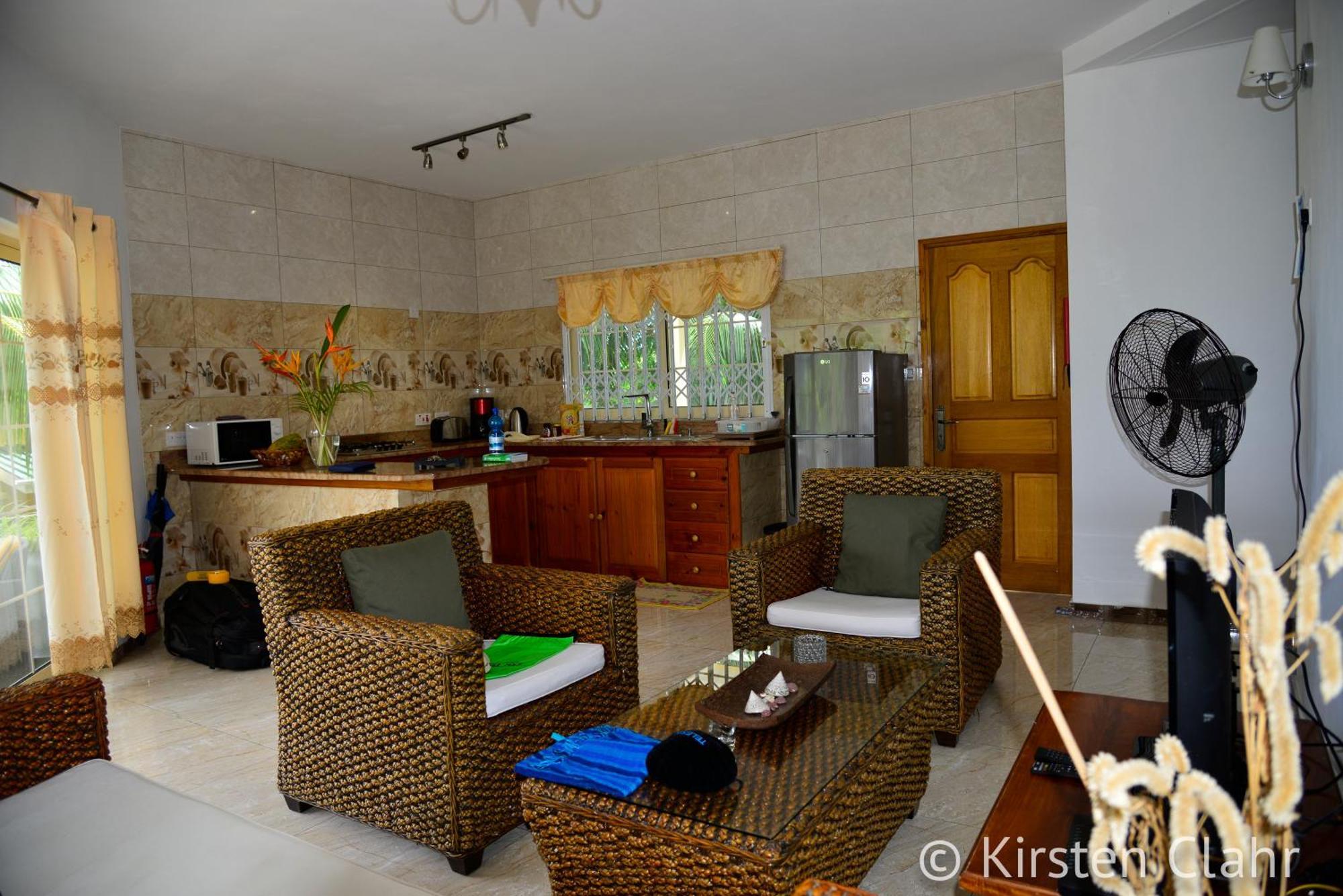 Korrine'S Cottage Horizon Beau Vallon  Bagian luar foto