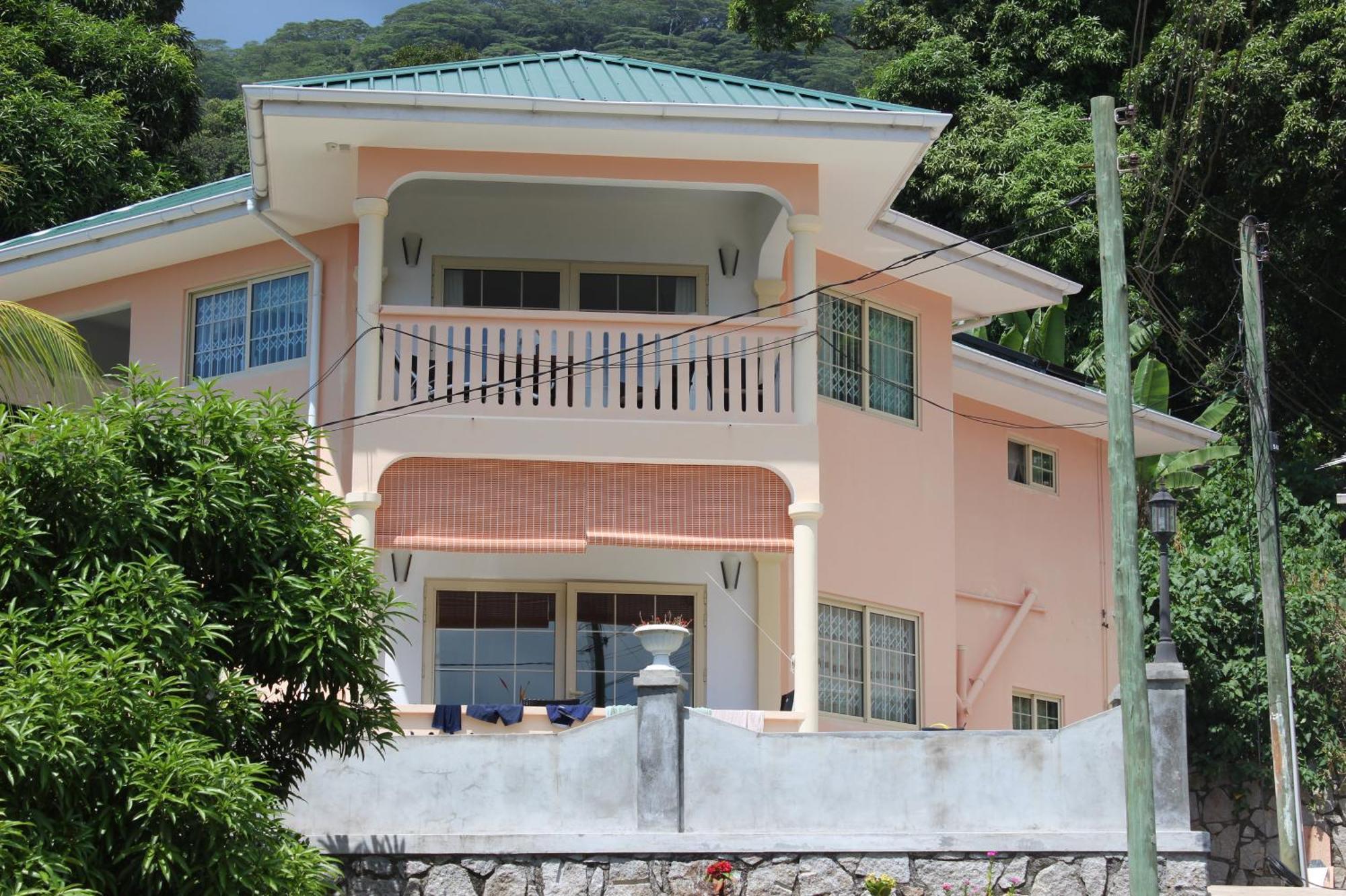 Korrine'S Cottage Horizon Beau Vallon  Bagian luar foto